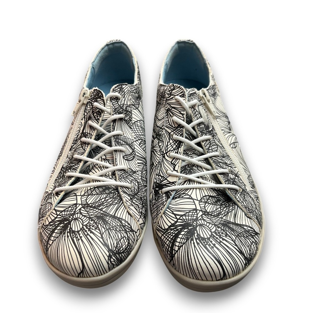 CLOUD Footwear Aika Print Leather Side Zip Sneakers Shoes Women Size 39 US 8-8.5
